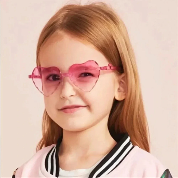NEW! Host Pick! Girl’s Frameless Pink Heart Gradient Sunglasses - Picture 8 of 10